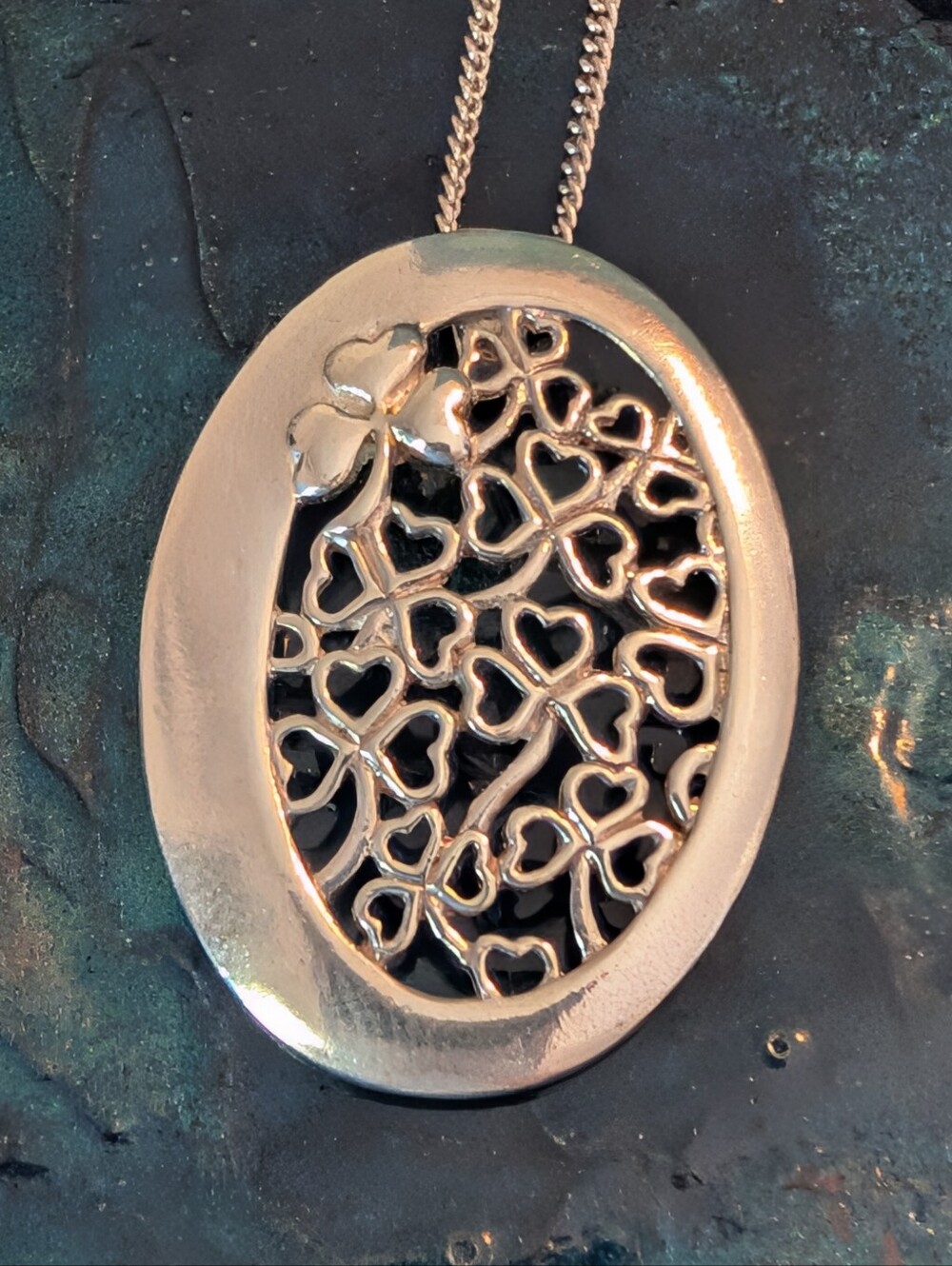 Sterling Silver Clover Design Oval Pendant 18" Chain